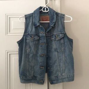 Levi’s denim vest